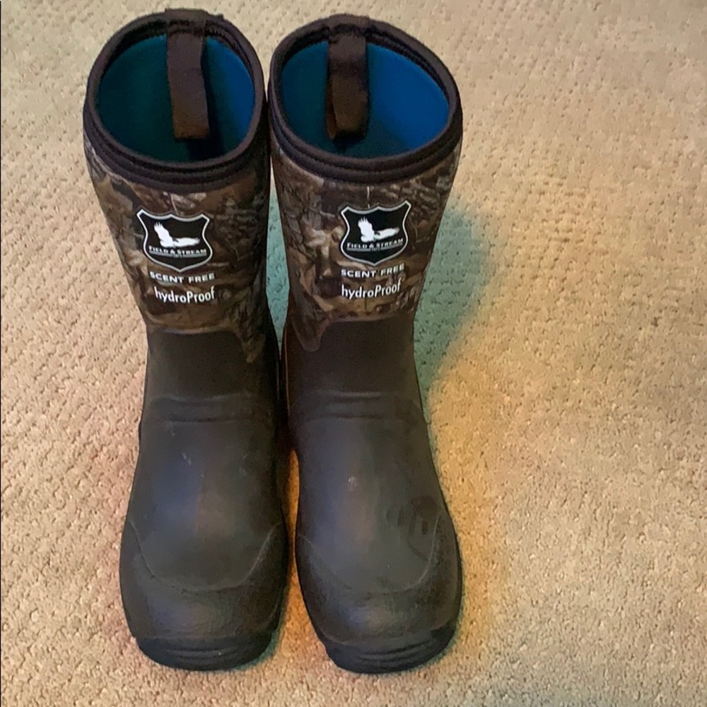 Hunting boots.Scent free. hydro proof